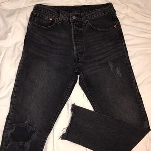 Levi’s 501 Distressed Black Skinny W 26 L 28